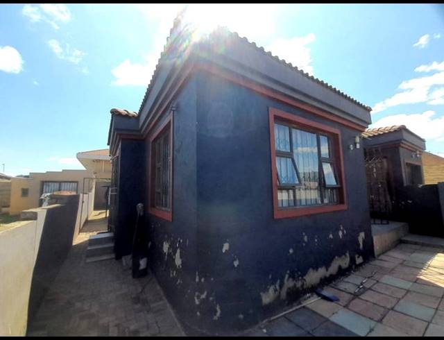 3 BEDROOM HOUSE FOR SALE IN NATURENA